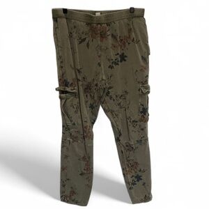 Olive Floral Cargo Pants - Women's Utility Joggers